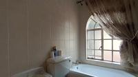 Staff Bathroom - 5 square meters of property in Bedfordview