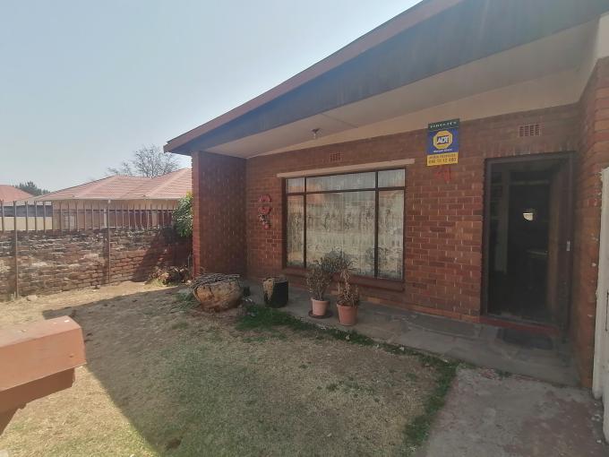 8 Bedroom Duet for Sale For Sale in Turffontein - MR654321