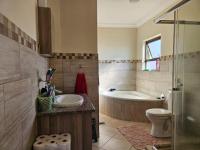 Main Bathroom of property in Wildtuin Park Estate