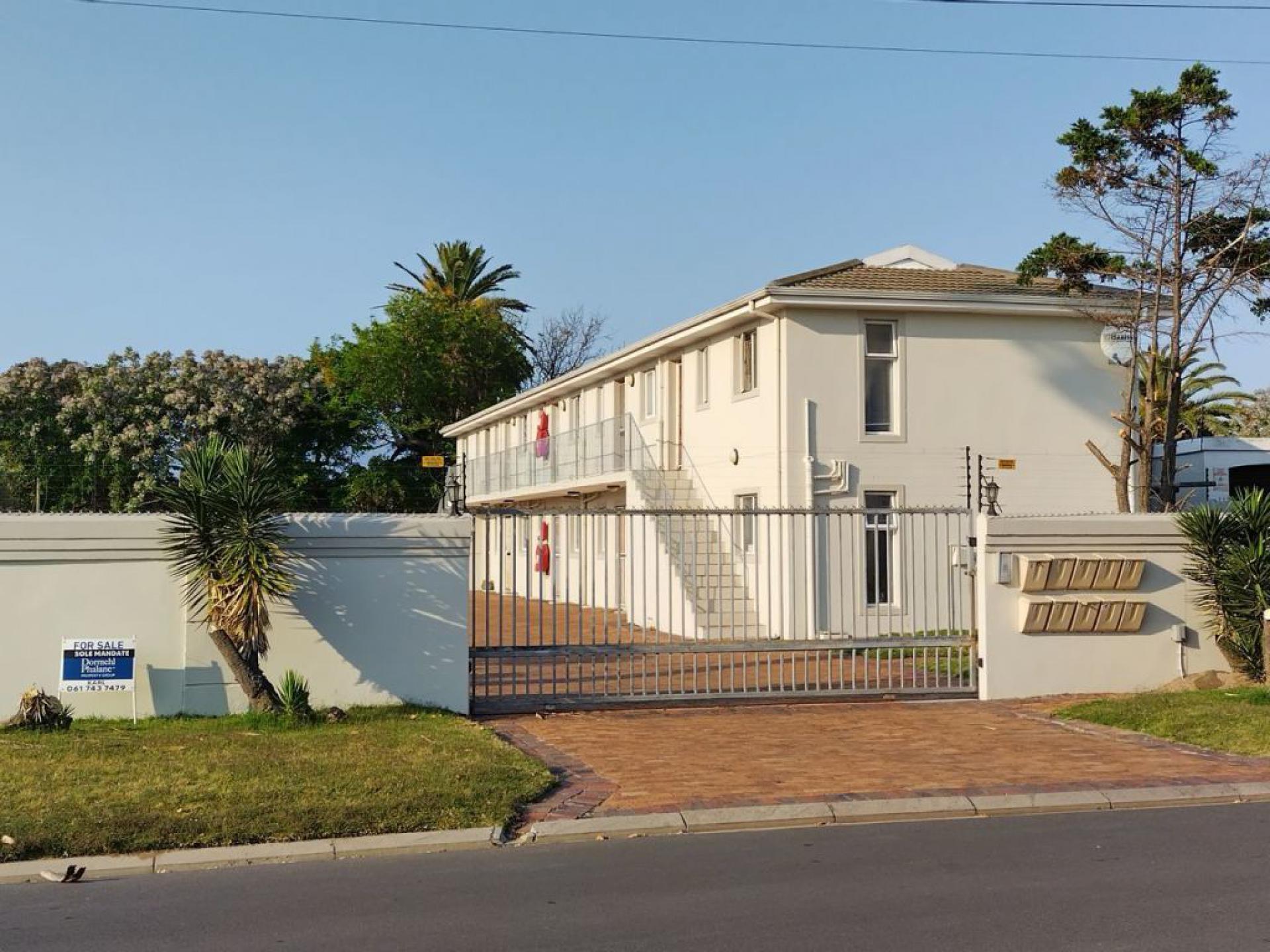  of property in Bloubergstrand