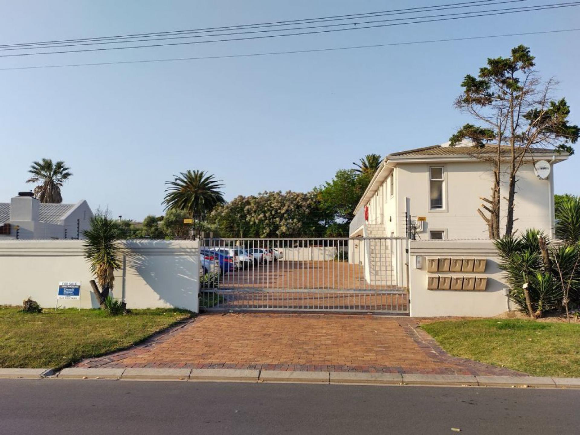  of property in Bloubergstrand