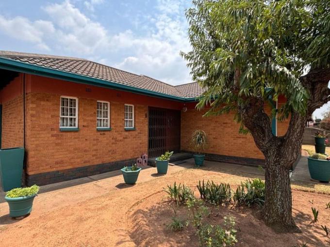 3 Bedroom House for Sale For Sale in Vanderbijlpark - MR654464