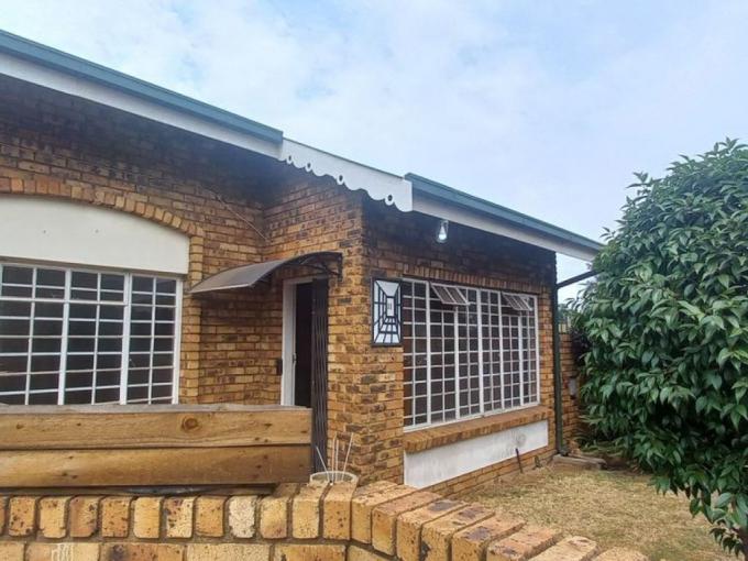 1 Bedroom Sectional Title for Sale For Sale in Middelburg - MP - MR654514