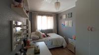 Bed Room 1 - 10 square meters of property in Northcliff