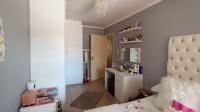 Bed Room 1 - 10 square meters of property in Northcliff