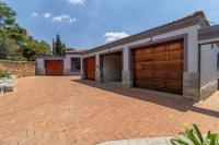  of property in Glenvista