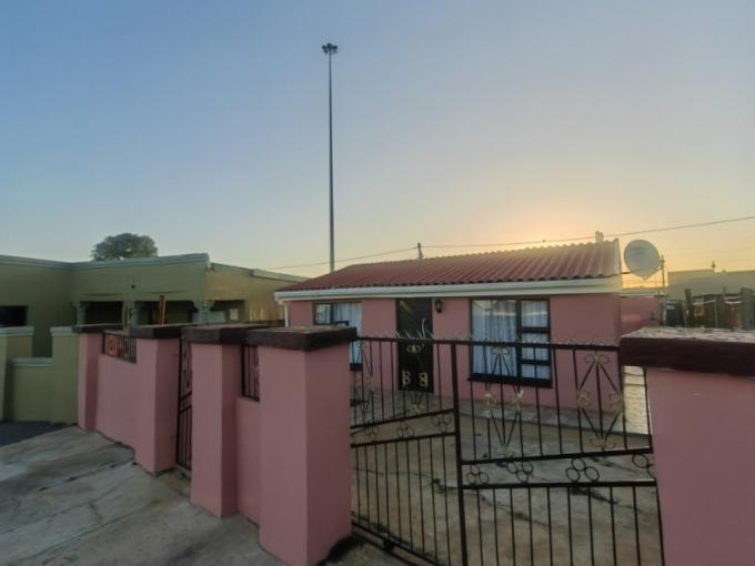 2 Bedroom House for Sale For Sale in Kwa Nobuhle  - MR654689