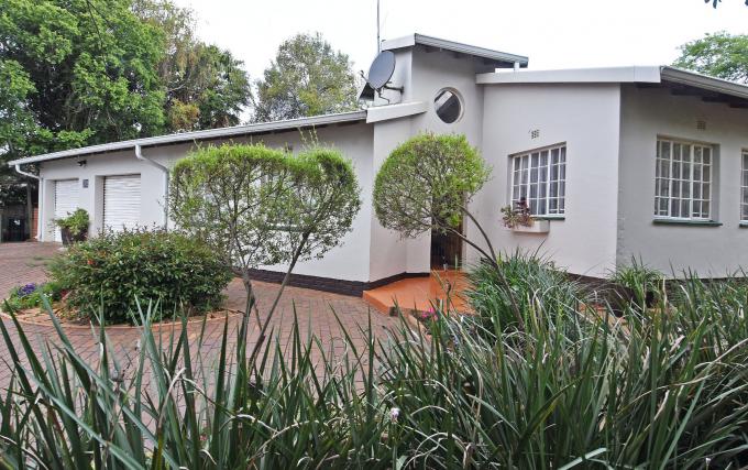 4 Bedroom House for Sale For Sale in Weltevreden Park - MR654716