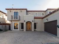  of property in Bloubergstrand