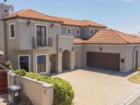  of property in Bloubergstrand