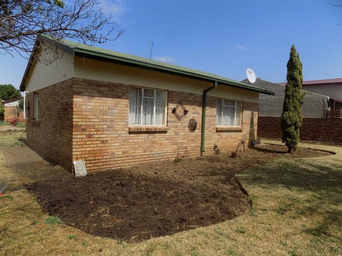 2 Bedroom House for Sale For Sale in Ventersdorp - MR654762