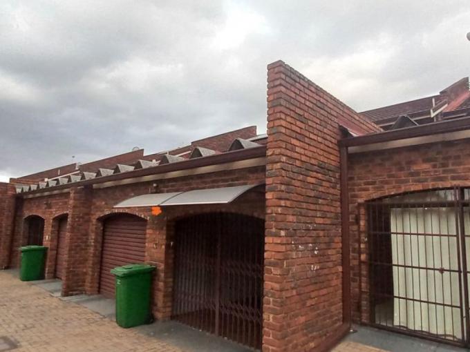 3 Bedroom Duplex for Sale For Sale in Middelburg - MP - MR654769