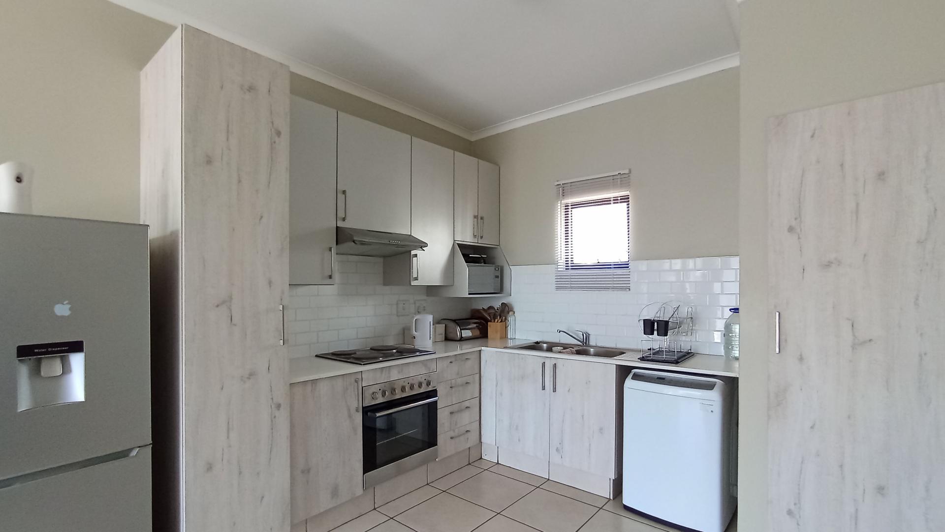 Kitchen - 9 square meters of property in Grand Central