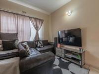 Lounges - 9 square meters of property in Crystal Park