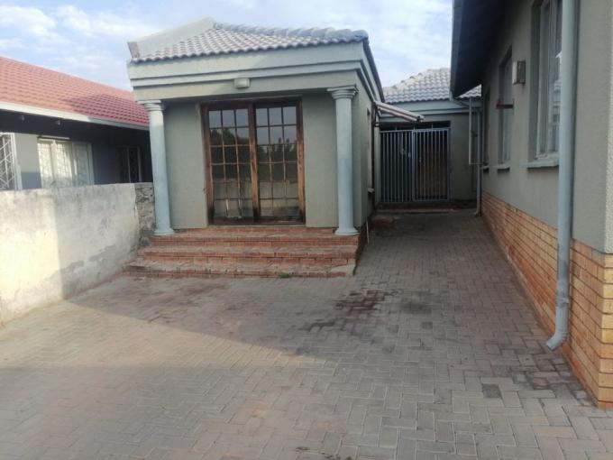 3 Bedroom House for Sale For Sale in Tlhabane West - MR654899