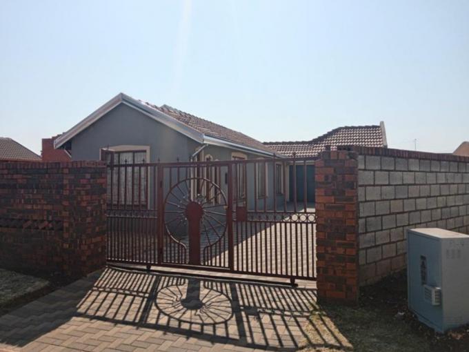 3 Bedroom House for Sale For Sale in Vosloorus - MR654919