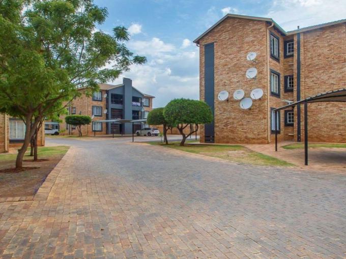 2 Bedroom Apartment for Sale For Sale in Wilgeheuwel  - MR654937