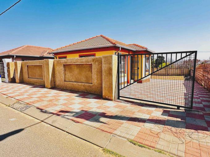 3 Bedroom House for Sale For Sale in Witpoortjie - MR654993