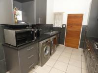 Kitchen - 9 square meters of property in Ravenswood