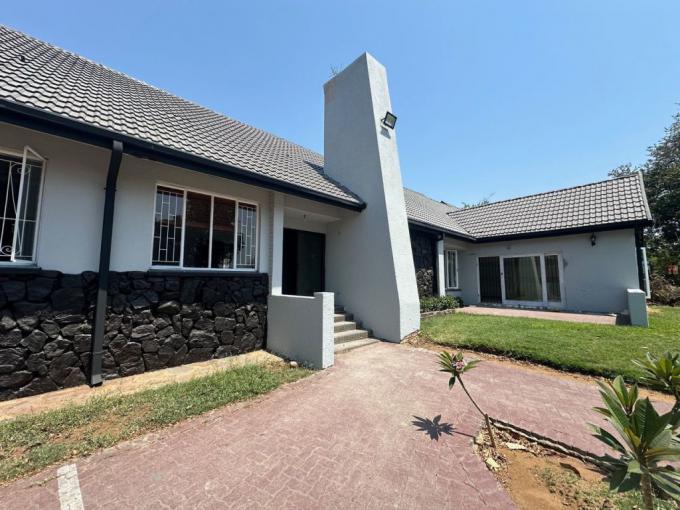 Commercial to Rent in Rustenburg - Property to rent - MR655142