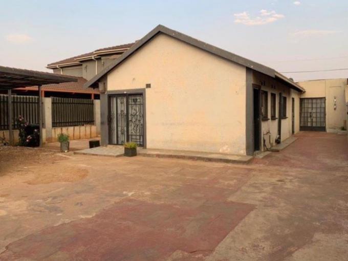 3 Bedroom House for Sale For Sale in Vosloorus - MR655169