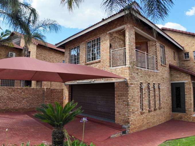 4 Bedroom House for Sale For Sale in Safarituine - MR655178