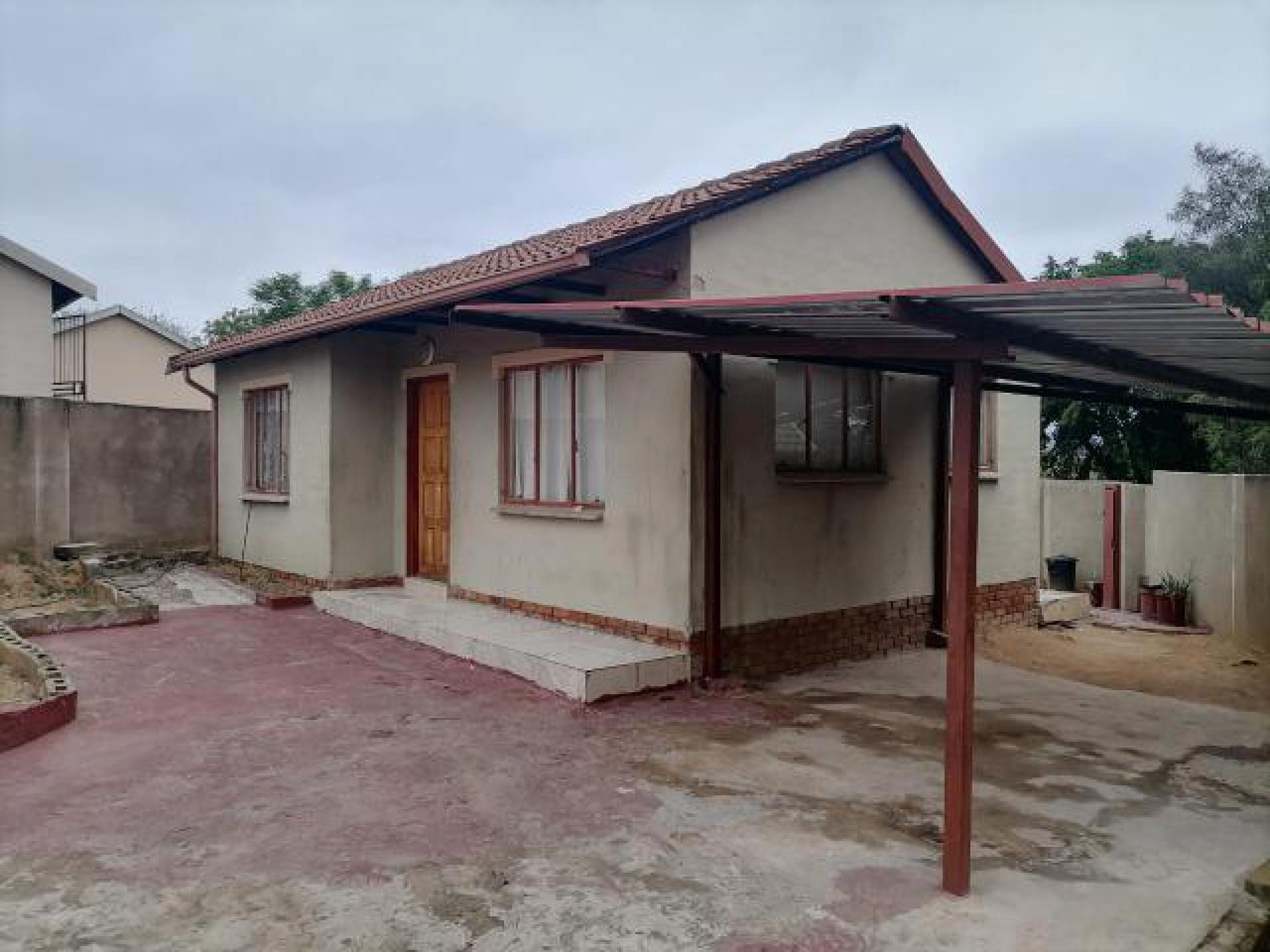 Front View of property in Karino