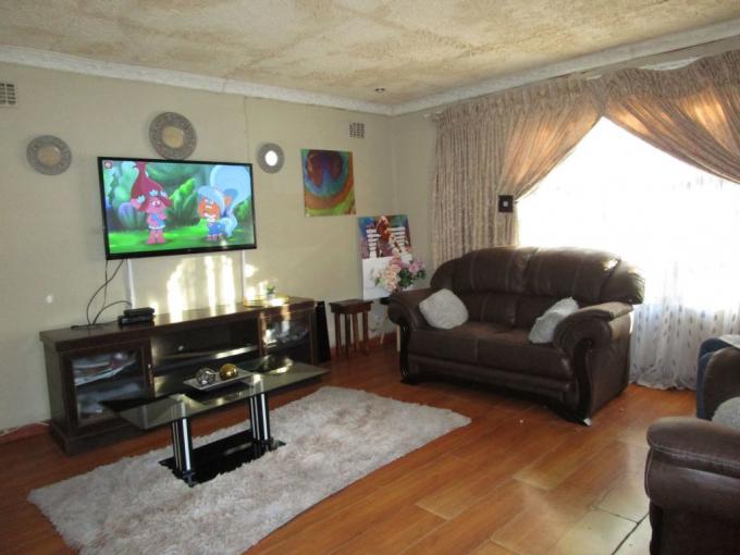 4 Bedroom House for Sale For Sale in Gompo - MR655279