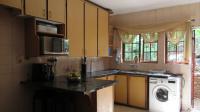 Kitchen - 13 square meters of property in Randpark Ridge