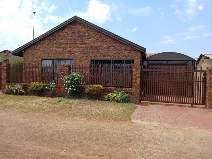 4 Bedroom House for Sale For Sale in Sebokeng - MR655404