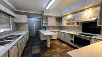 Kitchen of property in Sinoville