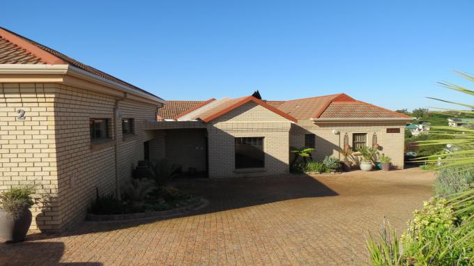 5 Bedroom House for Sale For Sale in Stilbaai (Still Bay) - MR655589