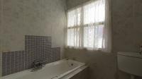 Main Bathroom - 6 square meters of property in Mondeor