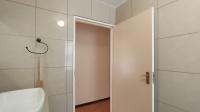 Bathroom 1 - 5 square meters of property in Mondeor