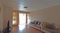 Lounges - 23 square meters of property in Mondeor