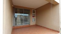 Patio - 9 square meters of property in Mondeor