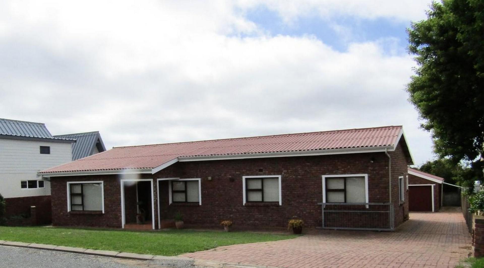  of property in Stilbaai (Still Bay)