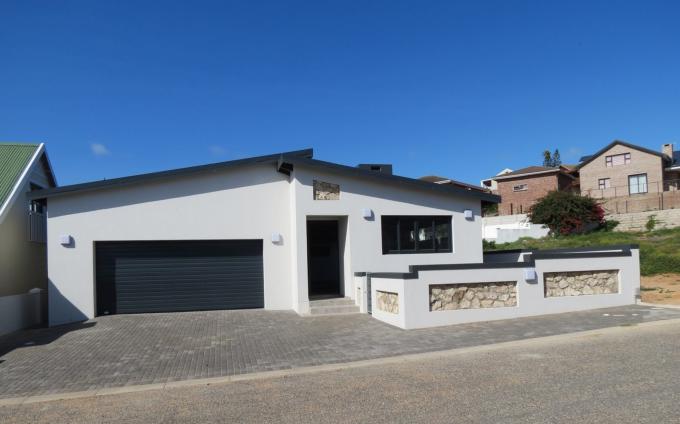 3 Bedroom House for Sale For Sale in Stilbaai (Still Bay) - MR655616