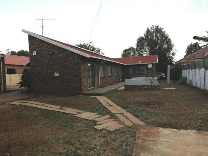 3 Bedroom House for Sale For Sale in Olifantsfontein - MR655640