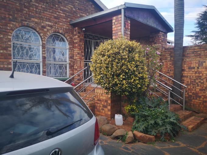 3 Bedroom House for Sale For Sale in Bezuidenhout Valley - MR655709