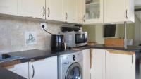 Kitchen - 8 square meters of property in Alveda