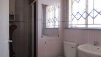 Main Bathroom - 4 square meters of property in Alveda