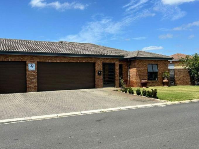 4 Bedroom House for Sale For Sale in Brackenfell - MR655784