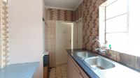 Kitchen - 40 square meters of property in Bezuidenhout Valley