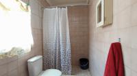 Bathroom 1 - 19 square meters of property in Bezuidenhout Valley