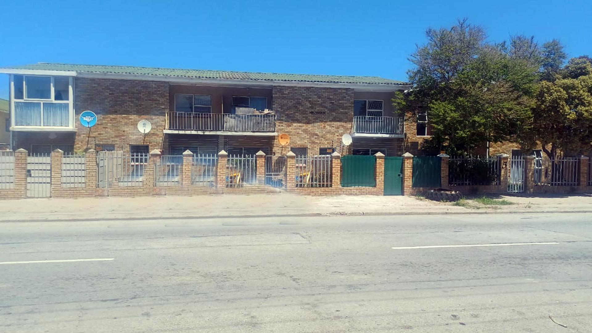 Front View of property in Swartkops