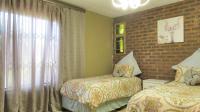 Bed Room 1 - 20 square meters of property in Glenvista