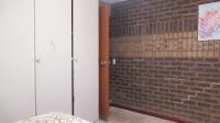 Bed Room 1 - 20 square meters of property in Glenvista