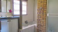 Bathroom 1 - 10 square meters of property in Glenvista