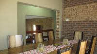 Dining Room - 17 square meters of property in Glenvista